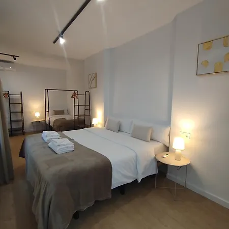 Tayp Sol 120 Hotel apartamentowy Sewilla